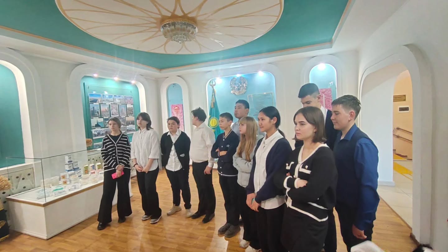 Осакаров ауданының тарихи-өлкетану музейінің қызметкерлері Қазақстан Республикасының Конституциясы күніне орай…